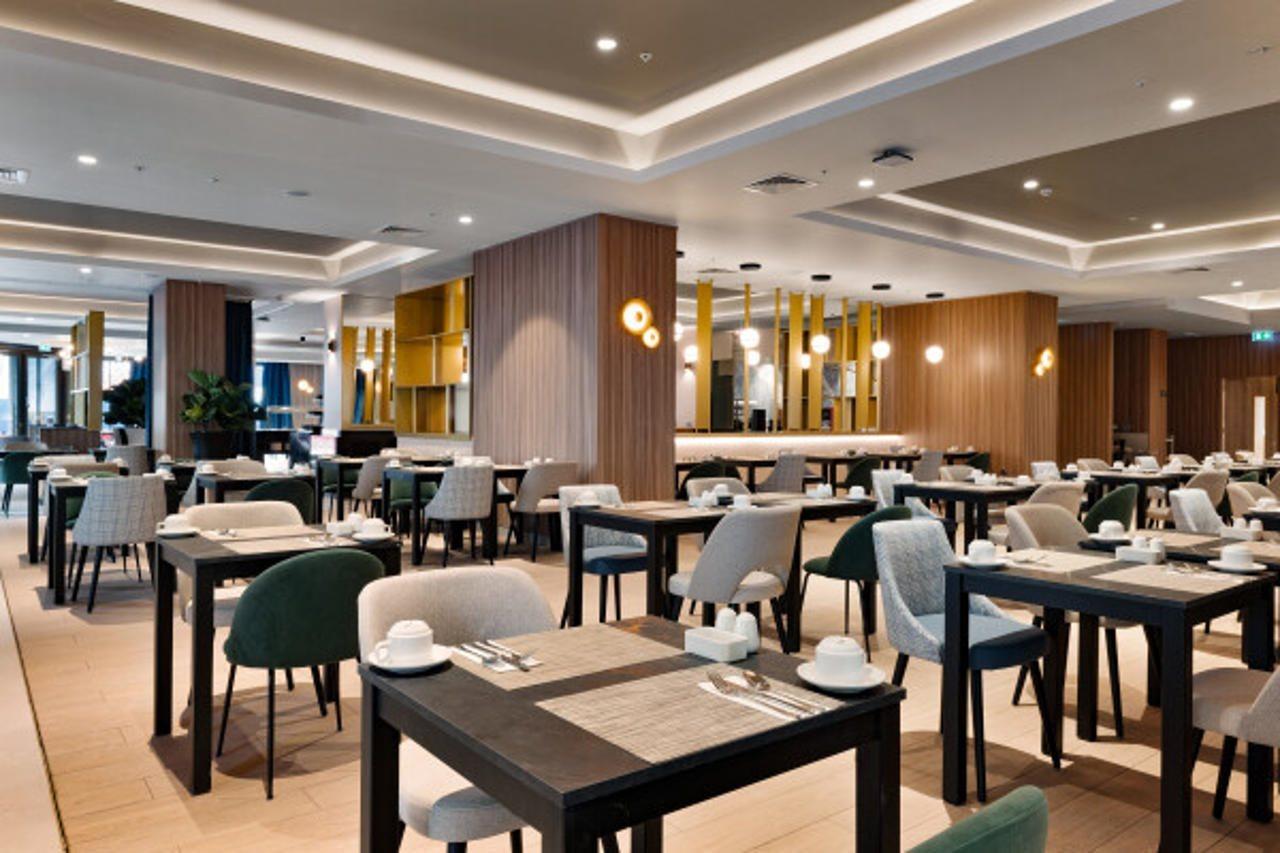Hotel Riu Plaza London Victoria Esterno foto