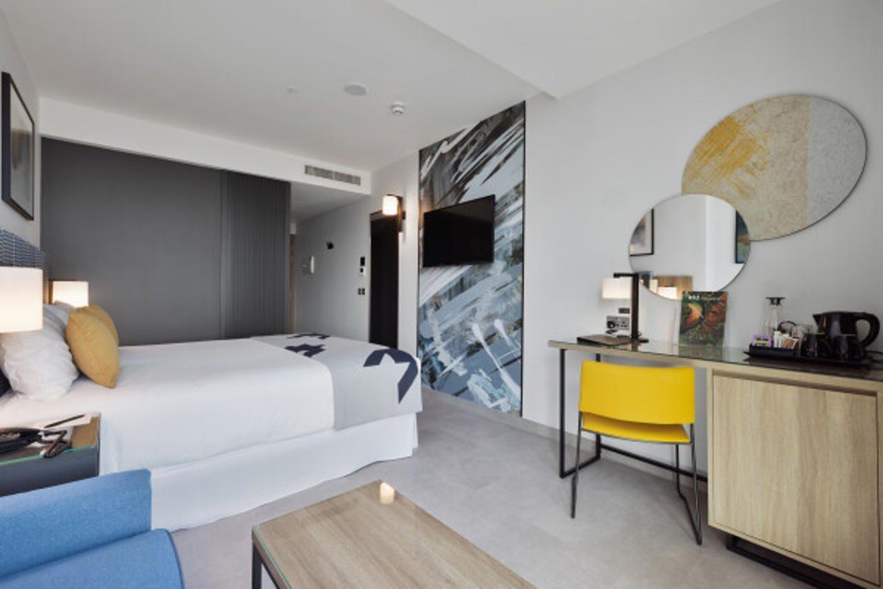 Hotel Riu Plaza London Victoria Esterno foto