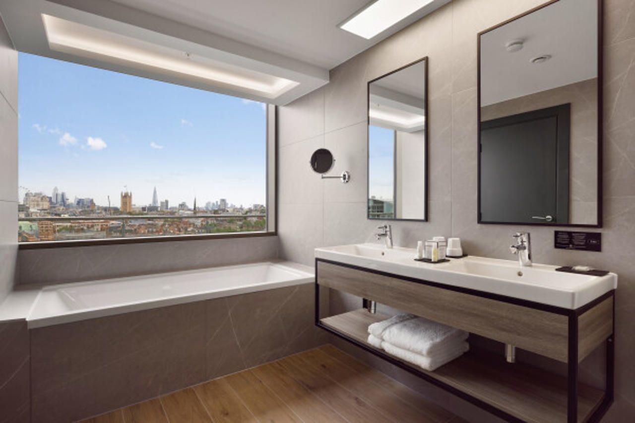 Hotel Riu Plaza London Victoria Esterno foto