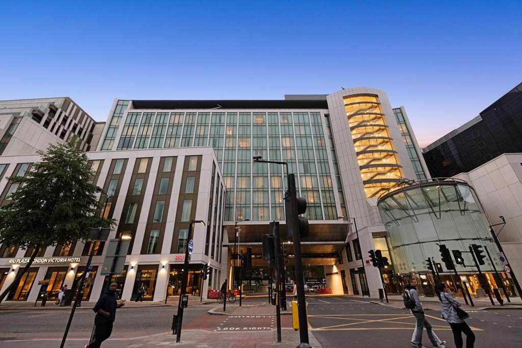 Hotel Riu Plaza London Victoria Esterno foto