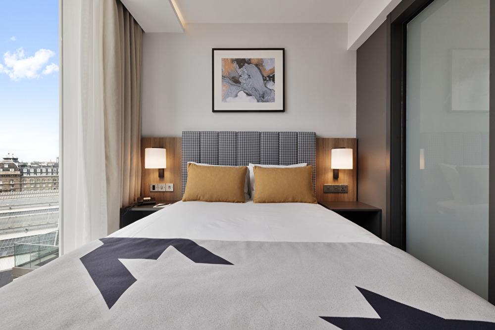 Hotel Riu Plaza London Victoria Esterno foto